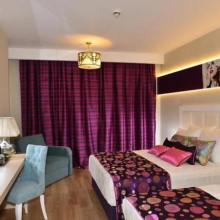 Hotel Azura Deluxe & 5*